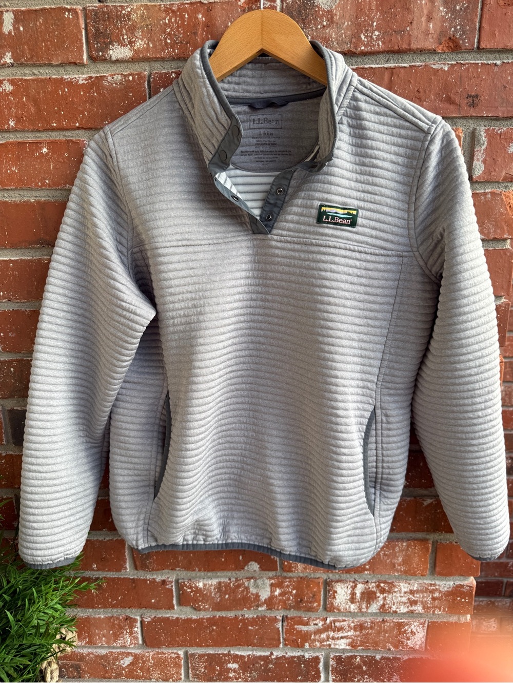 L.L. Bean Light Gray Quilted Pullover